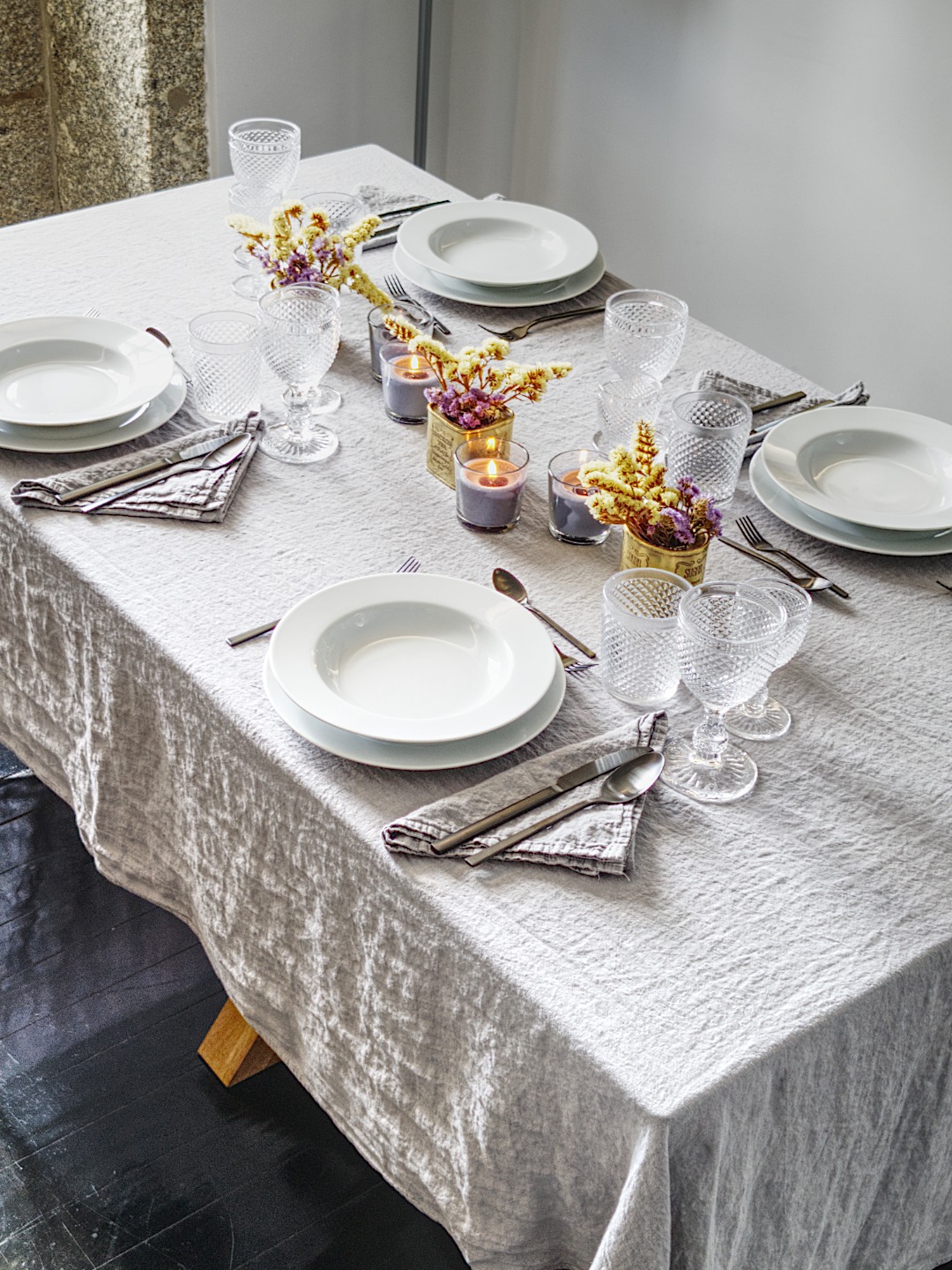 Toalha de Mesa em Linho Lavado da marca LeCameleon